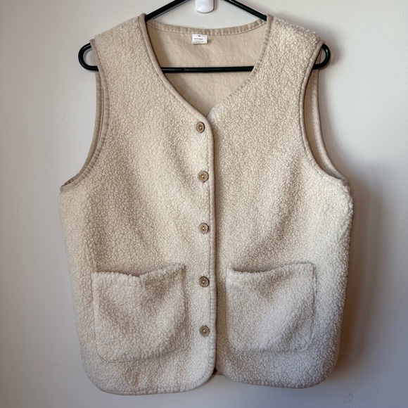 Jackets & Blazers - Faux shearling Sherpa fleece button up vest pockets layering piece comfort M